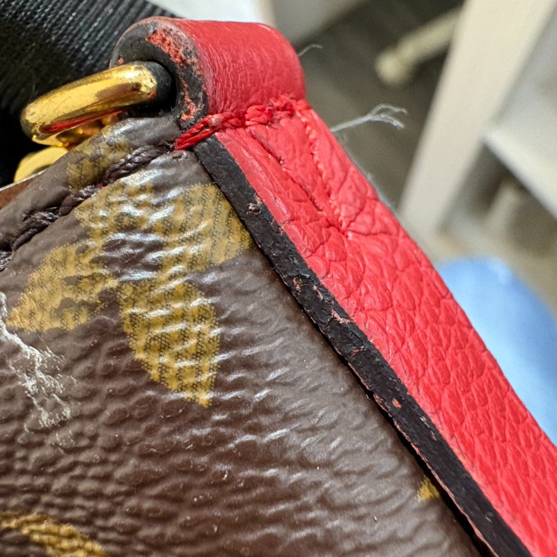 LV 手拿包-22