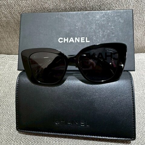 Chanel方形水鑽字母太陽眼鏡