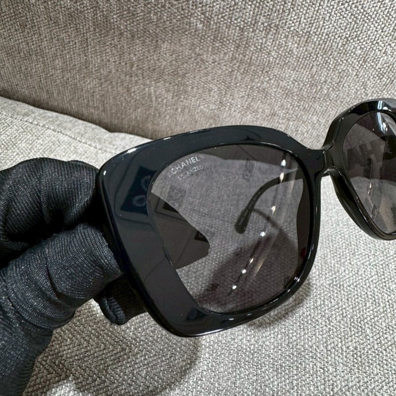 Chanel方形水鑽字母太陽眼鏡-4