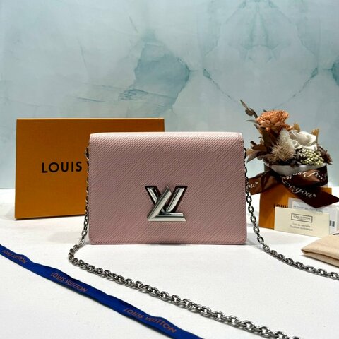 LV 粉色TWIST WOC鏈帶包
