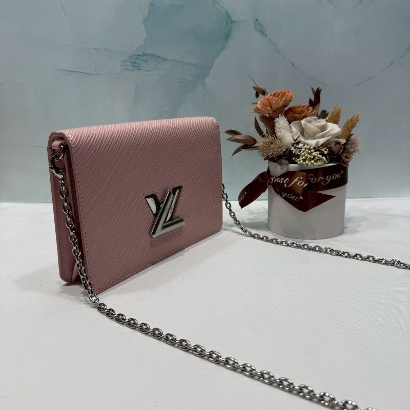 LV 粉色TWIST WOC鏈帶包-2