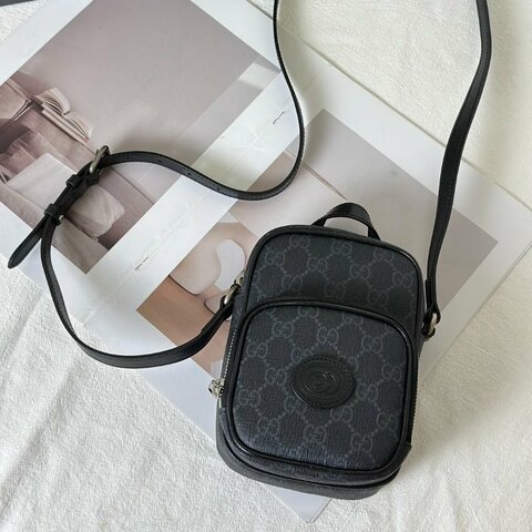 GUCCI Retro斜背小包