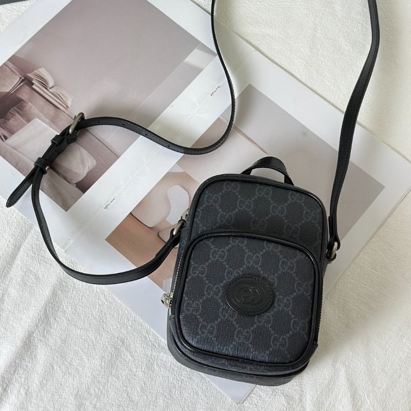 GUCCI Retro斜背小包-0