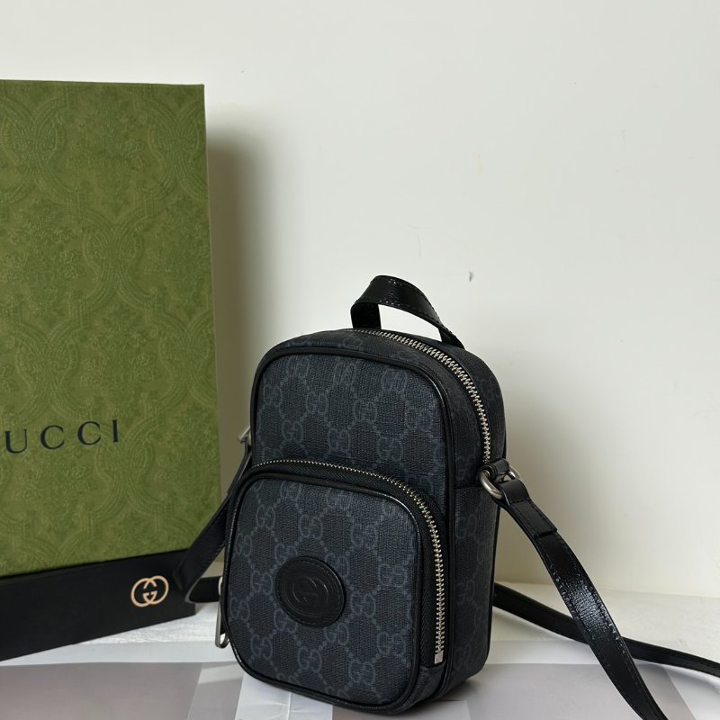 GUCCI Retro斜背小包-3