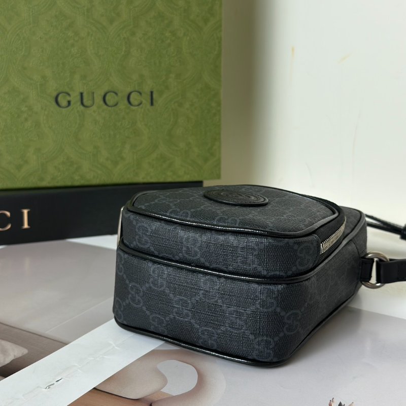 GUCCI Retro斜背小包-5
