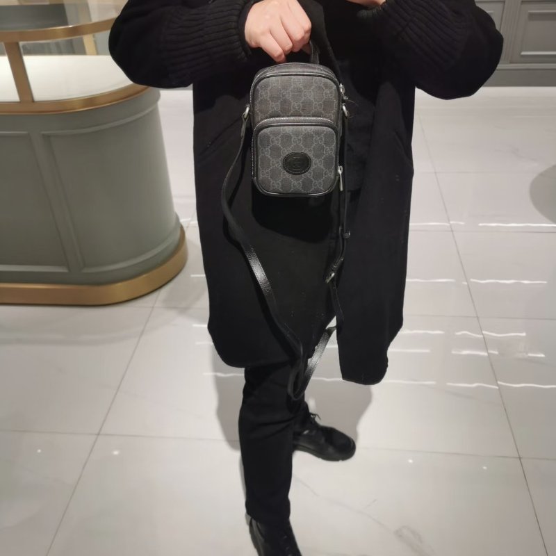 GUCCI Retro斜背小包-12