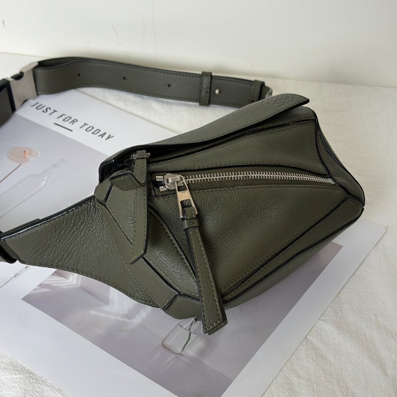 LOEWE Puzzle斜背腰包 - mini灰綠-2
