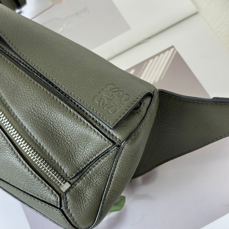 LOEWE Puzzle斜背腰包 - mini灰綠-10