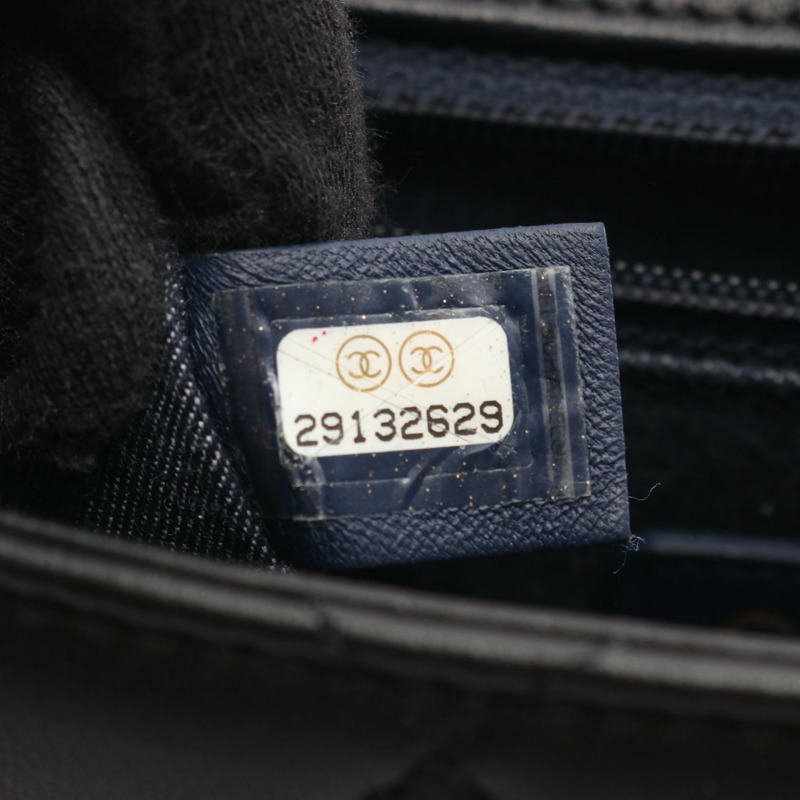 香奈兒 (CHANEL) Matelasse Chain 斜背包，羊皮材質，黑色，二手 CC-4