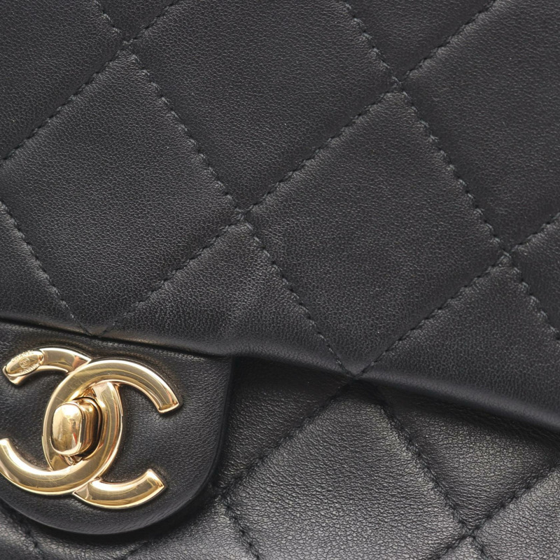 香奈兒 (CHANEL) Matelasse Chain 斜背包，羊皮材質，黑色，二手 CC-6