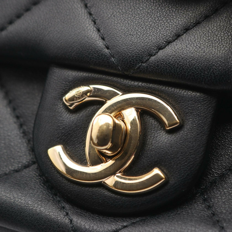 香奈兒 (CHANEL) Matelasse Chain 斜背包，羊皮材質，黑色，二手 CC-7