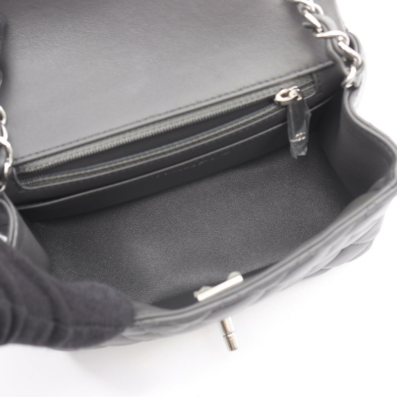 香奈兒迷你絎縫肩背包 A35200 羊皮灰 二手 SHW-2