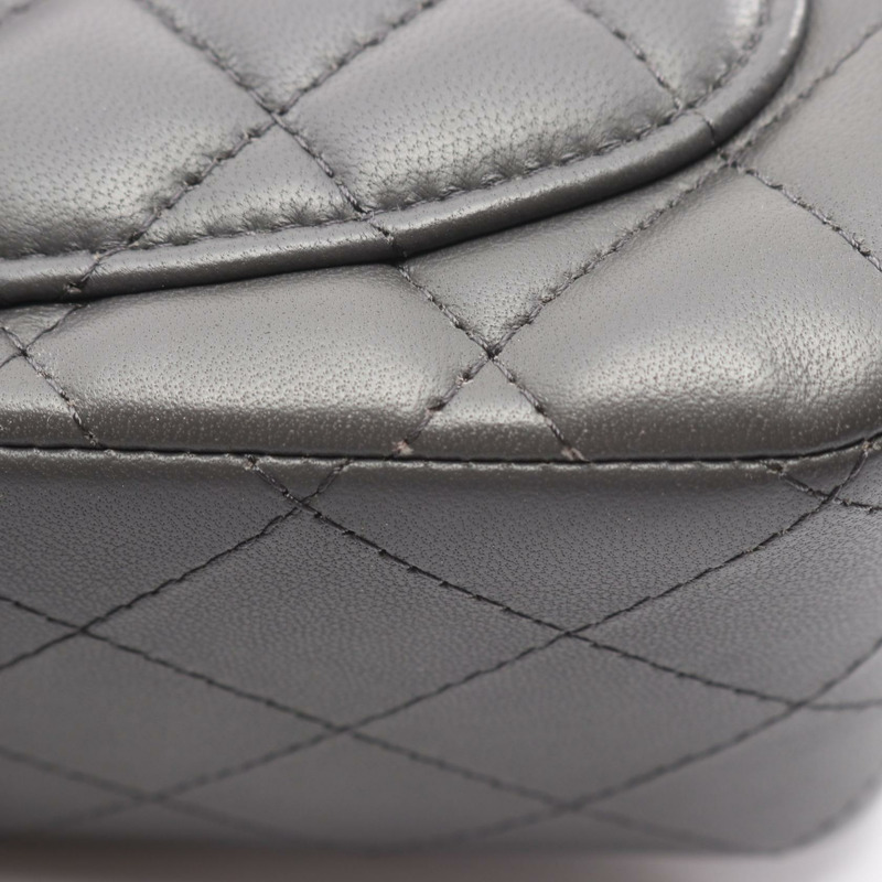 香奈兒迷你絎縫肩背包 A35200 羊皮灰 二手 SHW-6