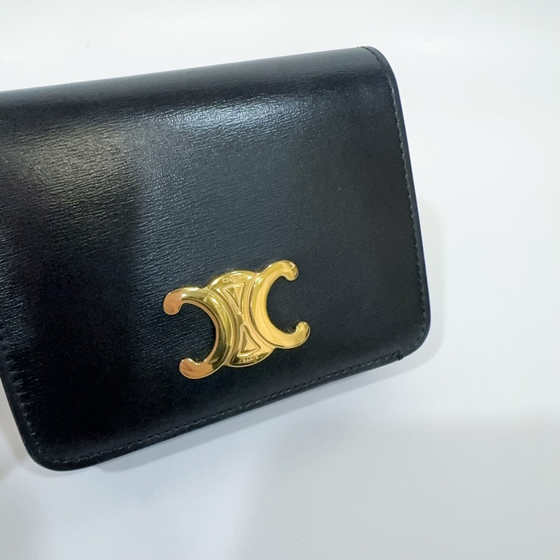 Celine黑色牛皮金釦下蓋短夾-8