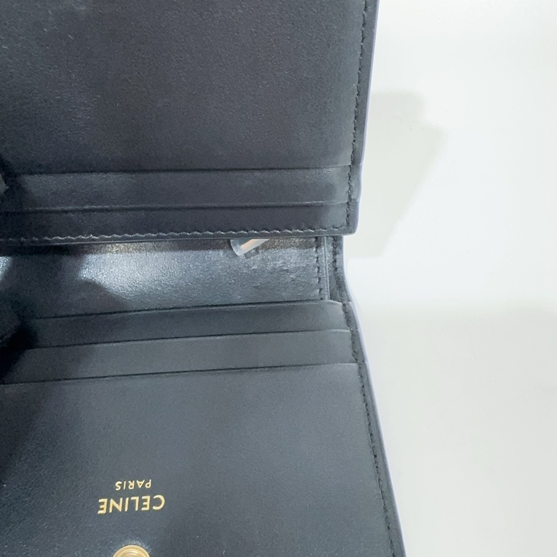 Celine黑色牛皮金釦下蓋短夾-10