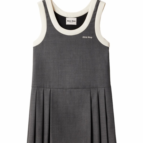 Miu Miu 女士 無袖連衣裙IT-36 IT-38 IT-40 IT-42碼模特身高178 CM，穿著 38碼