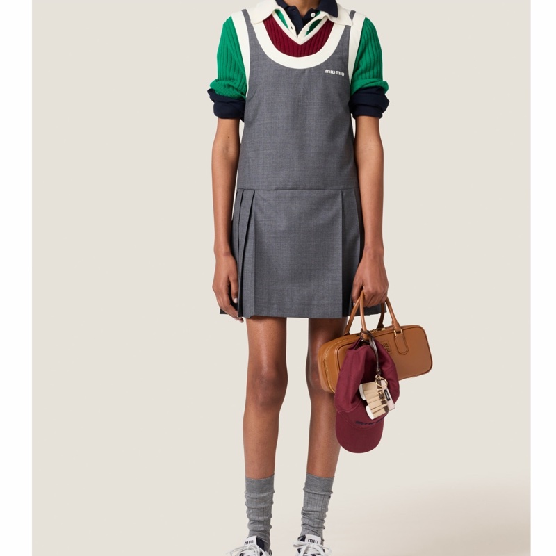 Miu Miu 女士 無袖連衣裙IT-36 IT-38 IT-40 IT-42碼模特身高178 CM，穿著 38碼-1