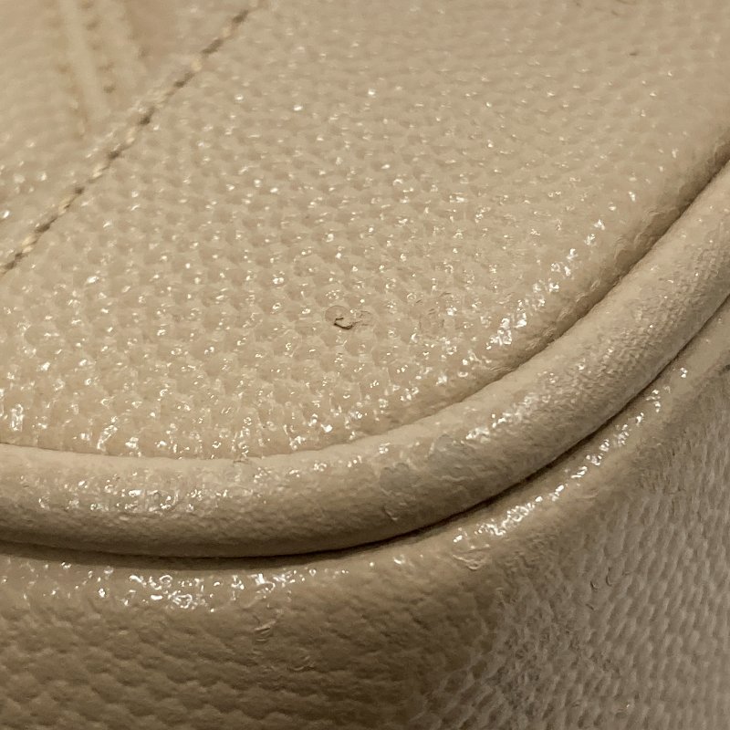 SAINT LAURENT 聖羅蘭 80'S VANITY BAG 魚子醬皮 斜背包 奶茶色 金釦-11