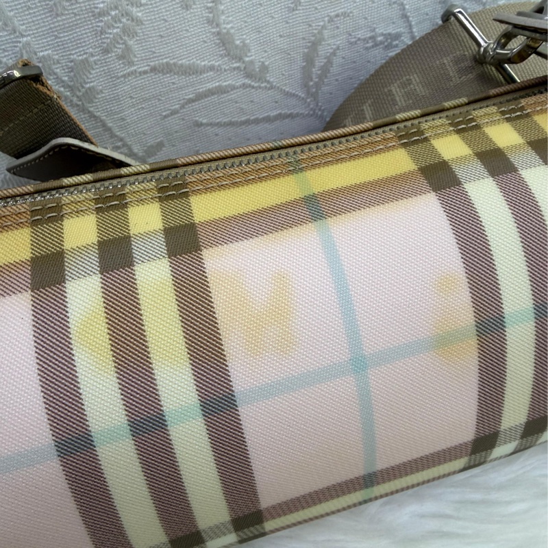 。 Burberry The Barrel cloth handbag Never worn Pink, Cloth-6