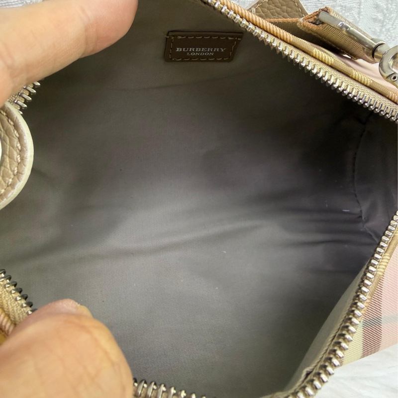 。 Burberry The Barrel cloth handbag Never worn Pink, Cloth-11