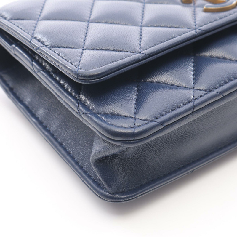 香奈兒 (CHANEL) 絎縫鏈條單肩包，羊皮材質，藍色，二手，女士款，金色五金-9