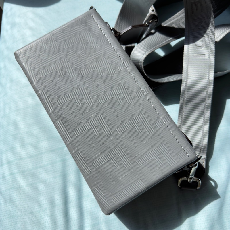 Fendi Baguette® Soft Trunk 淺灰色 許光漢同款-2