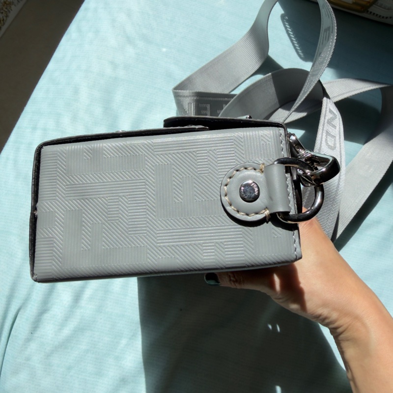 Fendi Baguette® Soft Trunk 淺灰色 許光漢同款-4