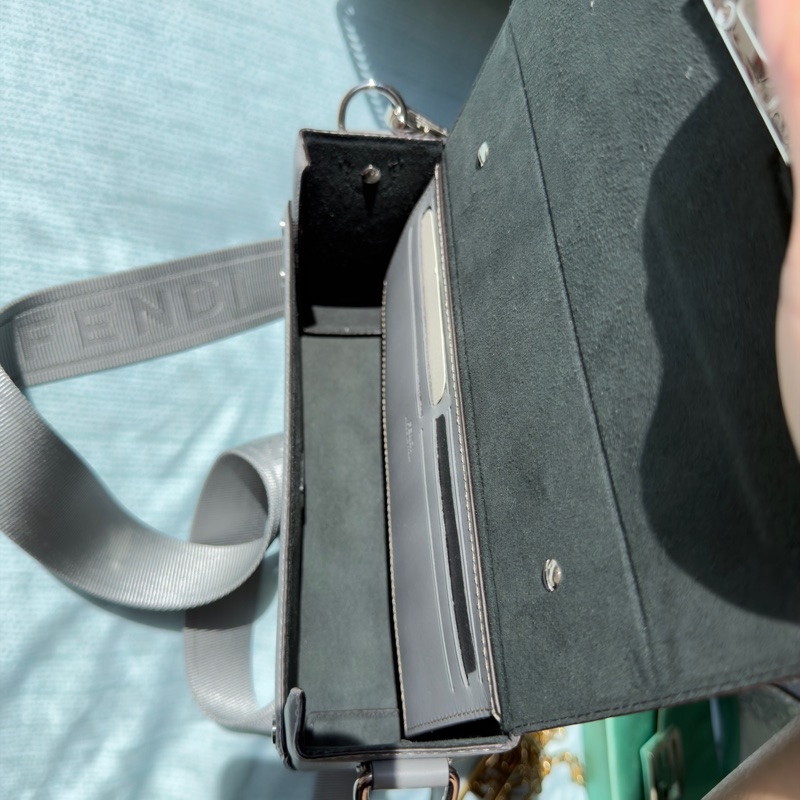 Fendi Baguette® Soft Trunk 淺灰色 許光漢同款-8