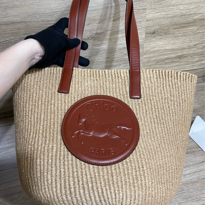 Chloe 編竹籃包Horse Medal-1
