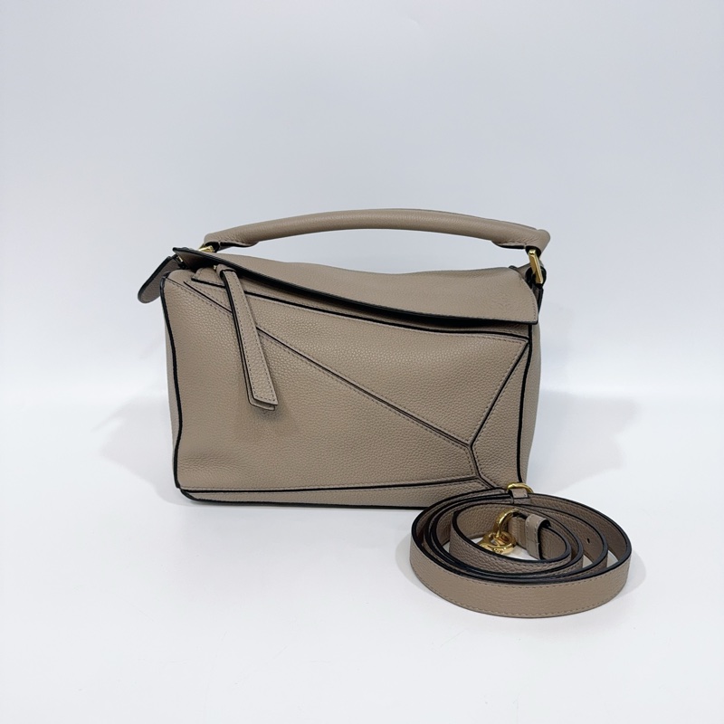 Loewe沙色金釦牛皮puzzle小號肩背包-5