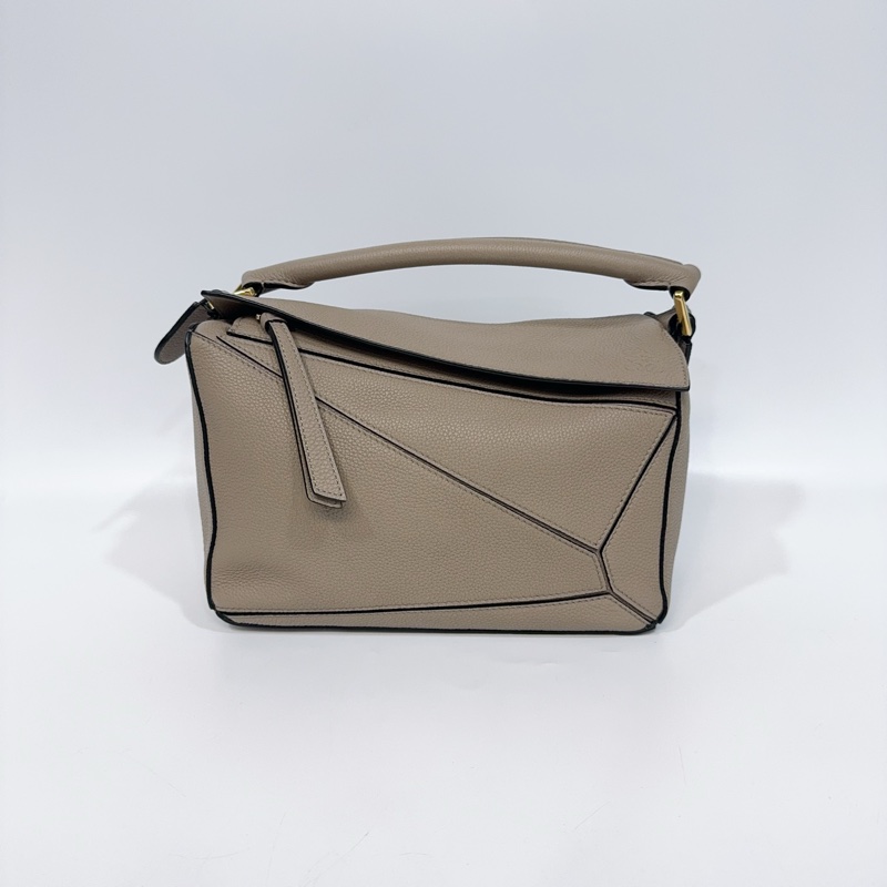 Loewe沙色金釦牛皮puzzle小號肩背包-6