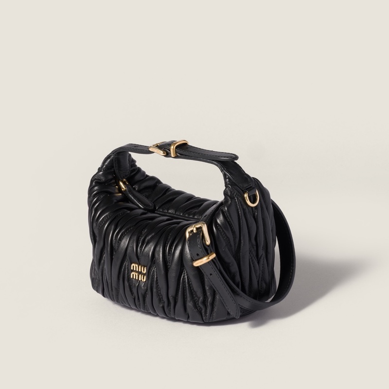 Miu Miu 女士 馬特拉塞凸紋納帕皮手拿包均碼碼15cm*8cm*8.5cm-1
