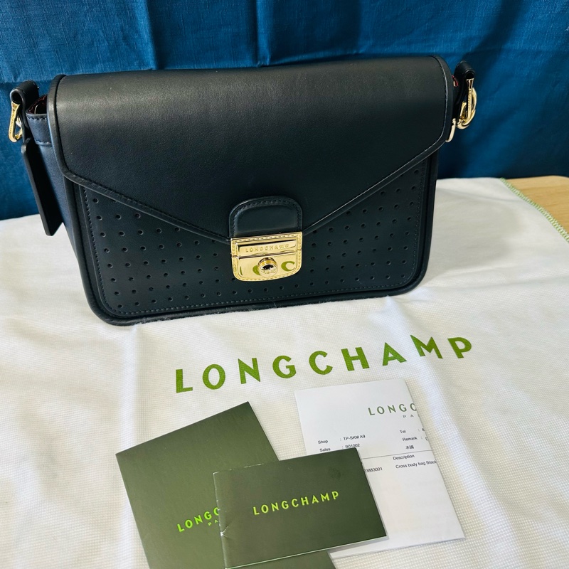 LONGCHAMP Mademoiselle 金鎖釦洞洞小牛皮 肩背手提包 黑色 新光三越A4購入-0