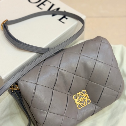 LOEWE Goya Puffer Bag 珍珠灰 小號
