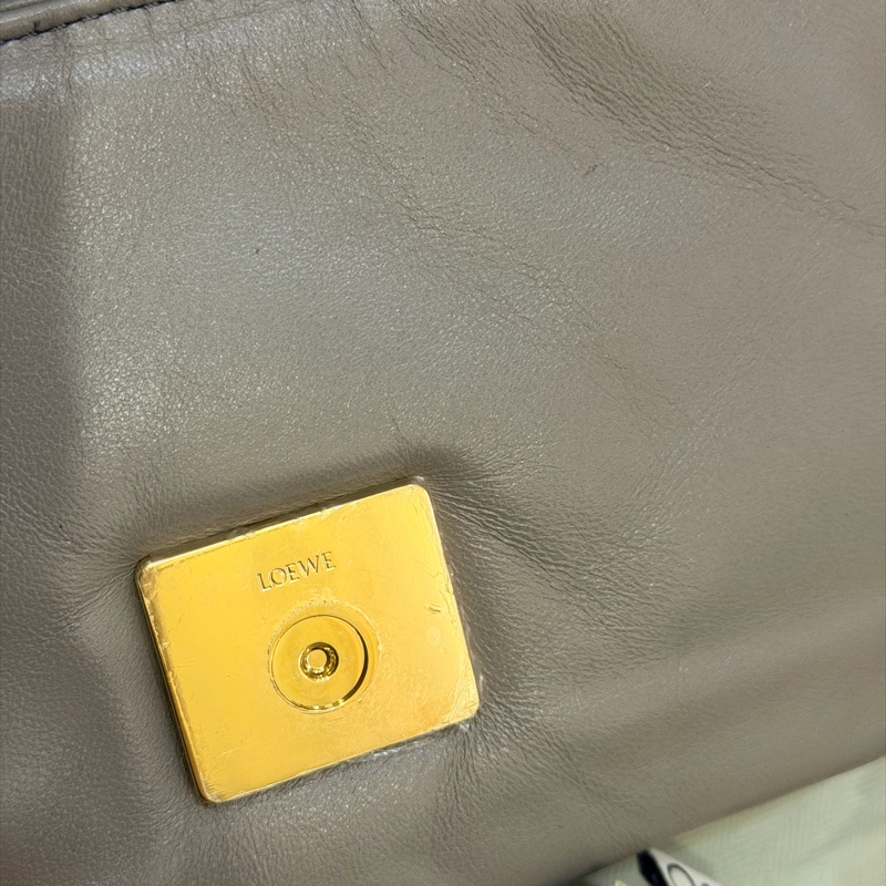 LOEWE Goya Puffer Bag 珍珠灰 小號-3