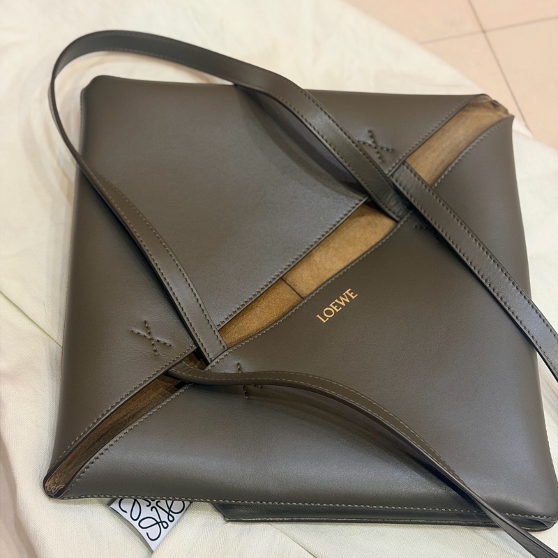 Loewe 中型亮面小牛皮 Puzzle Fold 托特包 軍綠色-0