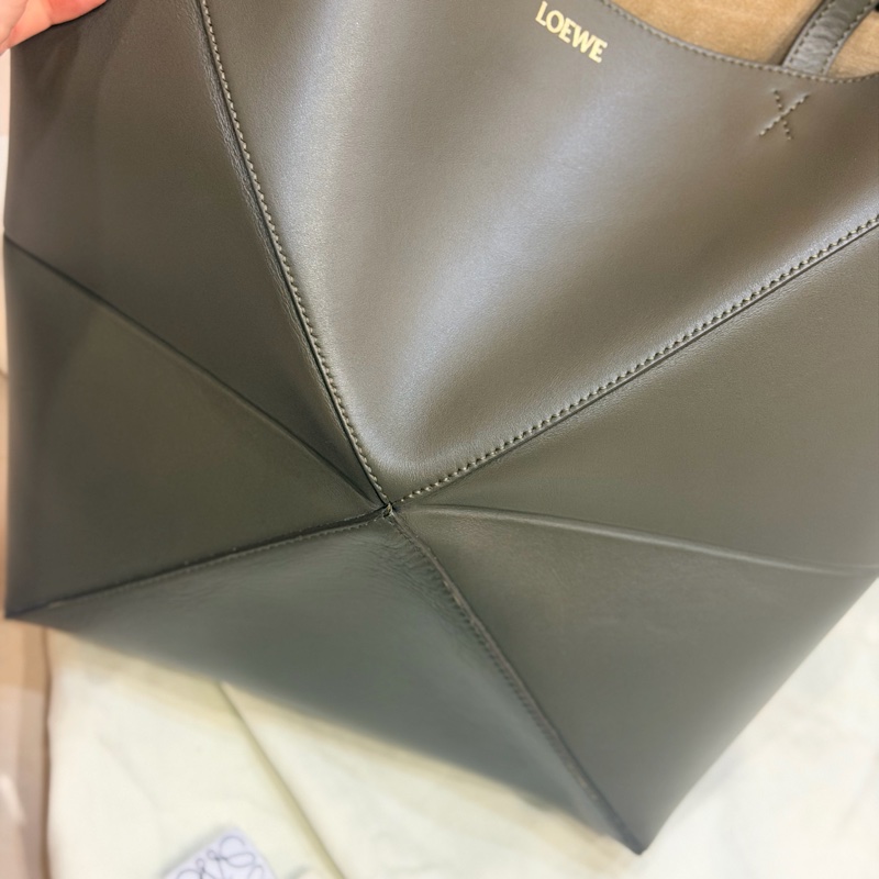 Loewe 中型亮面小牛皮 Puzzle Fold 托特包 軍綠色-2