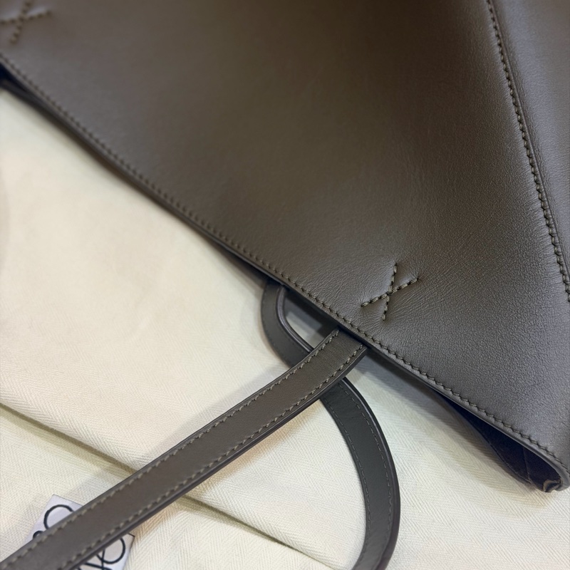 Loewe 中型亮面小牛皮 Puzzle Fold 托特包 軍綠色-5