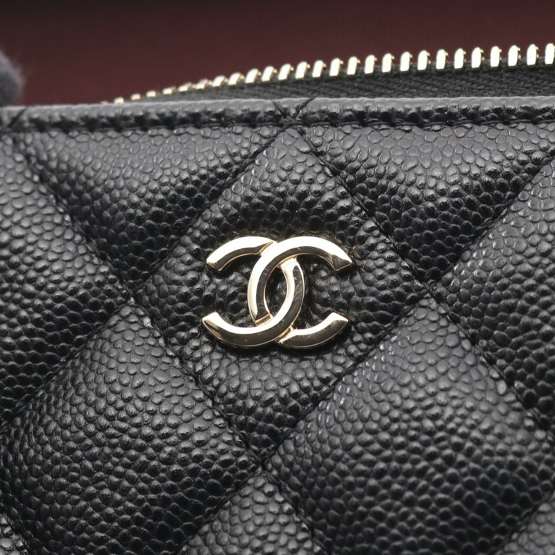 香奈兒 (CHANEL) 絎縫鏈條肩背斜背包，黑色皮革，金色五金，二手-5