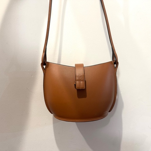 Loewe 羅意威molded bucket bag單肩包斜挎包復古博物館系列 可愛蛋殼包