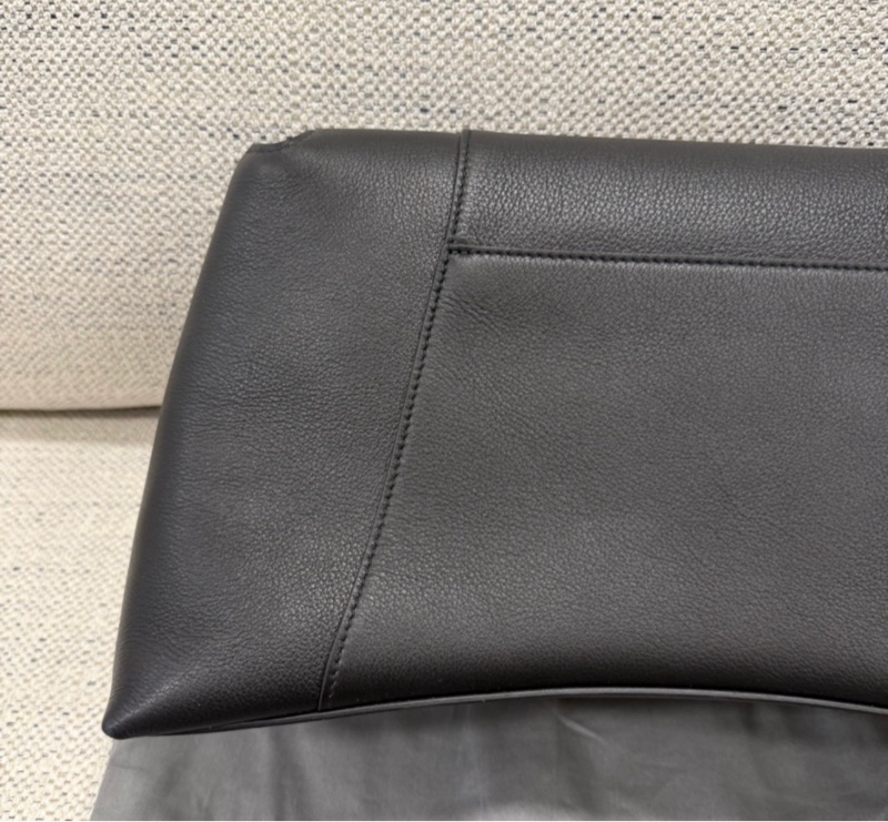Balenciaga巴黎世家crush Downtown 沙漏包  男女可背 尺寸：32x15x21cm 肩帶：35cm 配有塵袋，無盒 下單前如需更多細節請咨詢-4