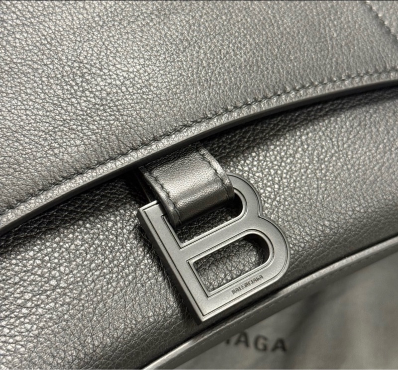 Balenciaga巴黎世家crush Downtown 沙漏包  男女可背 尺寸：32x15x21cm 肩帶：35cm 配有塵袋，無盒 下單前如需更多細節請咨詢-9