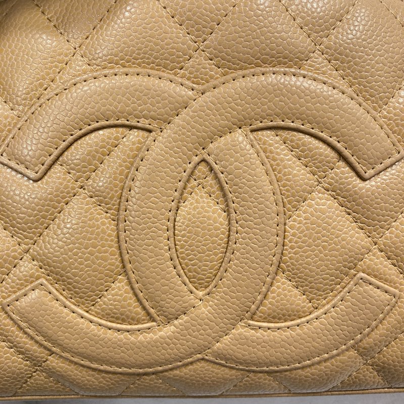 CHANEL 香奈兒 A22476 Pre-Owned 2003 CC 荔枝牛皮 肩背包 奶茶色 金釦-14