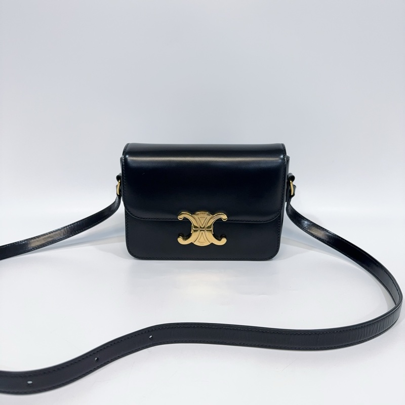 Celine 黑色牛皮金釦凱旋門斜背包-5