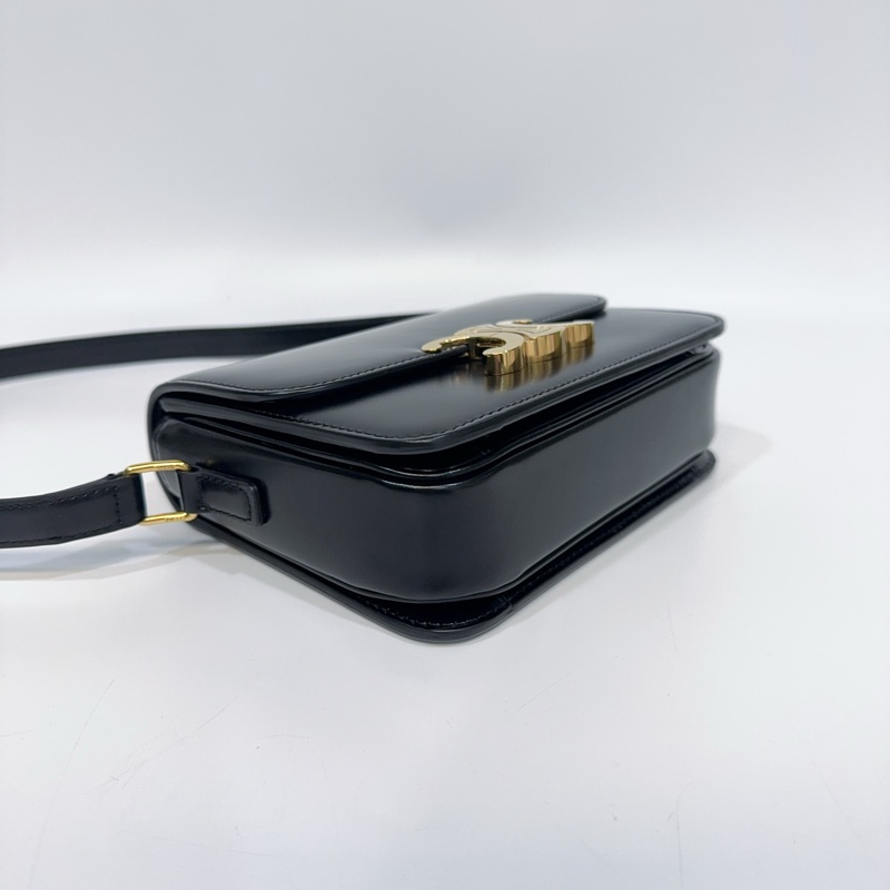 Celine 黑色牛皮金釦凱旋門斜背包-11