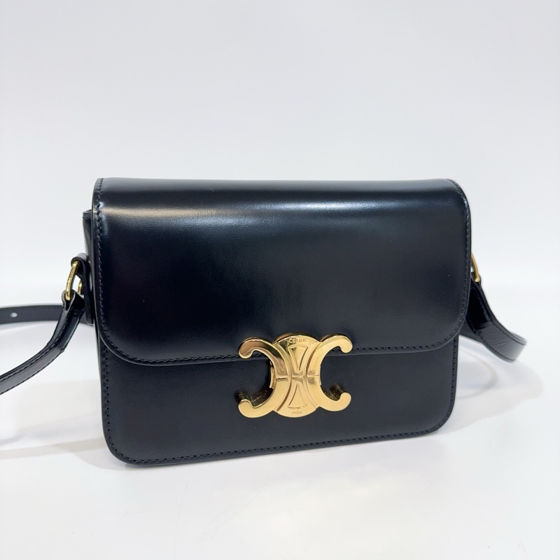 Celine 黑色牛皮金釦凱旋門斜背包-12
