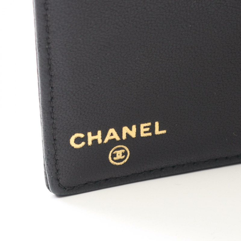 香奈兒 COCO 標誌雙折長皮夾，粒面小牛皮，黑色，二手 CC-3