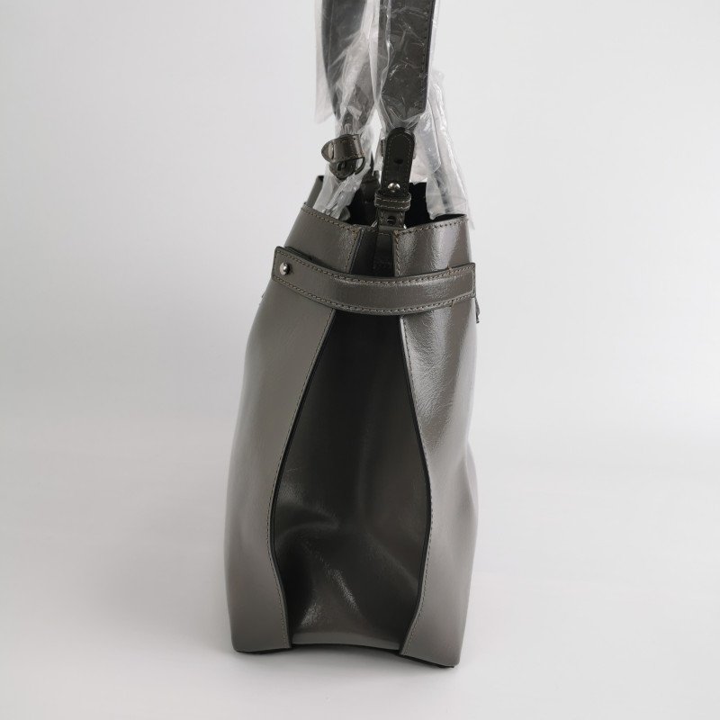 Burberry The Banner班納中號牛皮純色字母Logo雙搭扣斜挎包單肩包-3