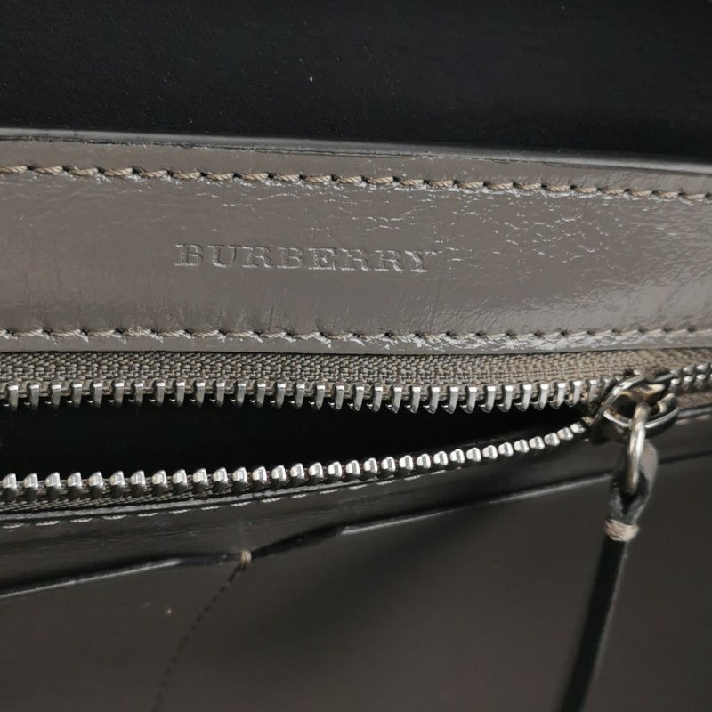 Burberry The Banner班納中號牛皮純色字母Logo雙搭扣斜挎包單肩包-7