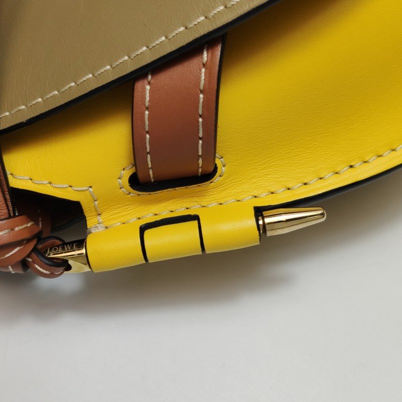Loewe Gate小號牛皮拼色蝴蝶結束帶斜挎包單肩包-10